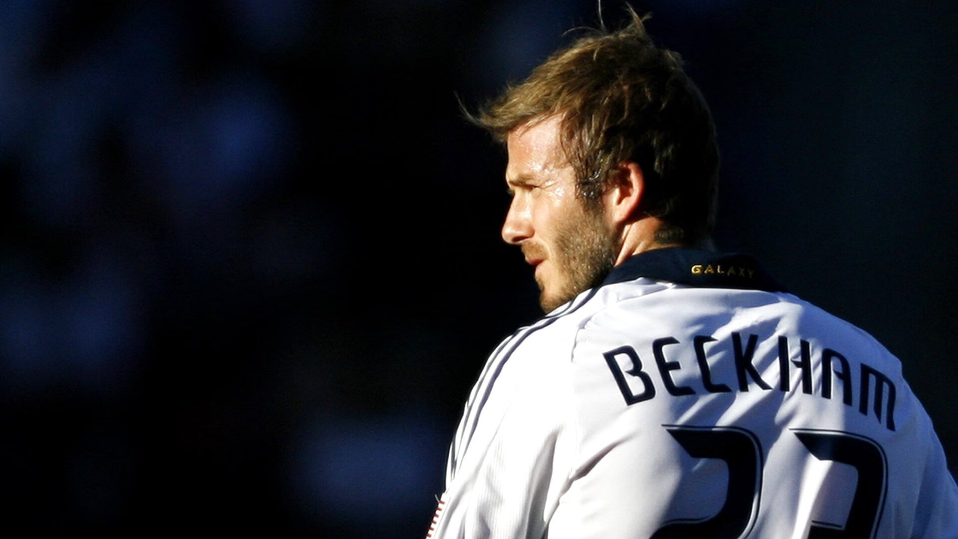 TES观众热烈欢呼!巴特勒迎来三赛季出色发挥全场沸腾不已